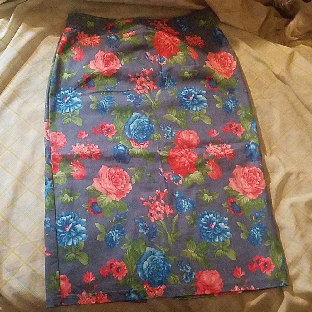 Floral pencil skirt